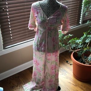 Pink floral maxi dress!